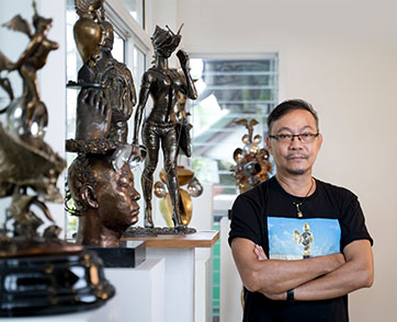 The Sculptor s Vision  ประติมากร ผู้บอกเล่าเรื่องราวของสังคม อาจารย์มานพ สุวรรณปินฑะ